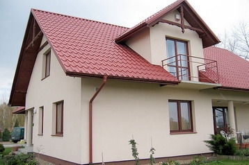 Polonia Privát Zielonki, Exterior